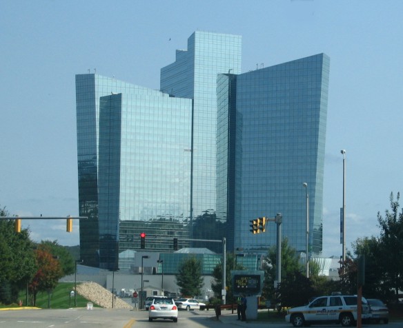 mohegan sun world second largest casino