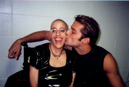 Ricky Martin kisses Dori